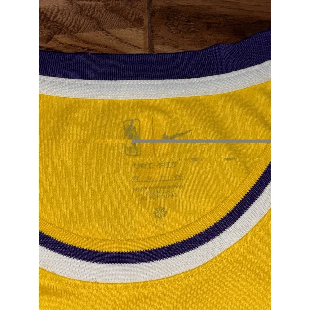 Los‎ Angeles Lakers Nike LeBron James Swingman Edition Gold #6 Jersey Men's 40 S